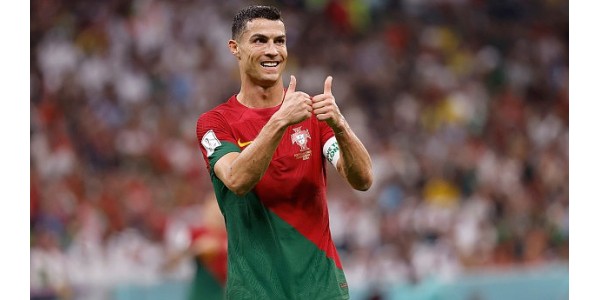 CRISTIANO RONALDO HA 200 MONUMENTI DA GUINESS RECORD PER LA NAZIONALE PAESE